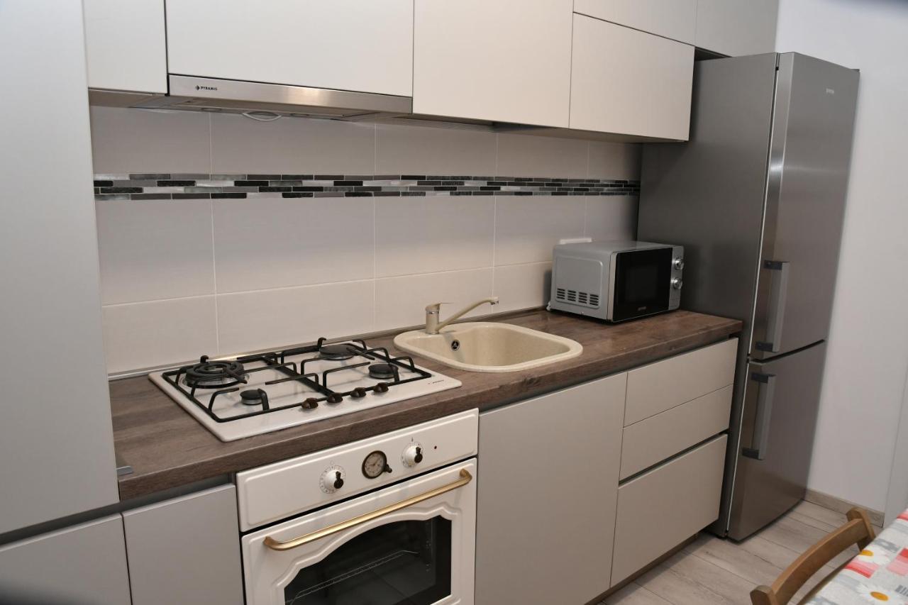 Appartamento Toporasi Apartament Craiova Esterno foto