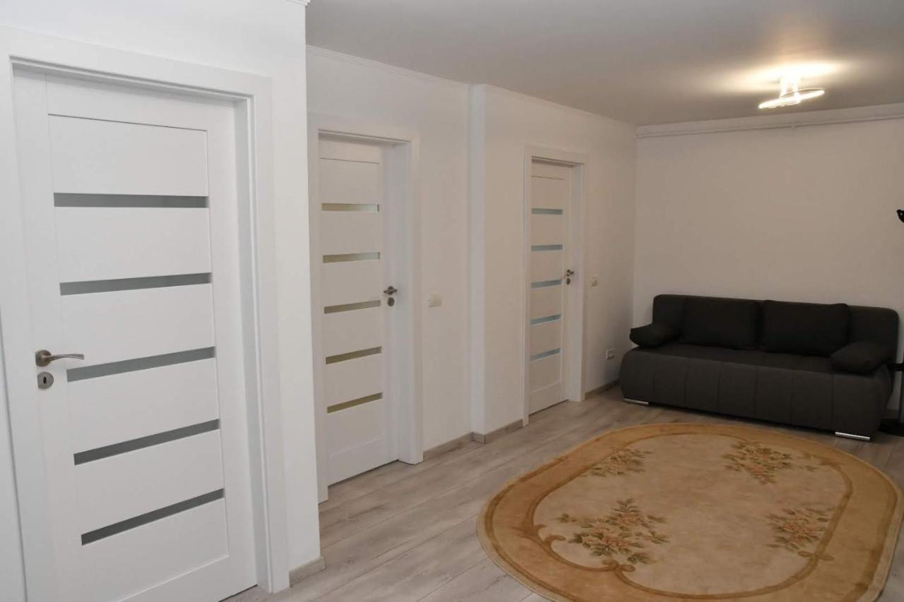 Appartamento Toporasi Apartament Craiova Esterno foto